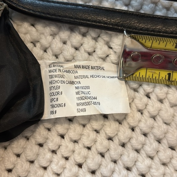 Metallic Cheetah Crossbody Purse - Picture 7 of 9